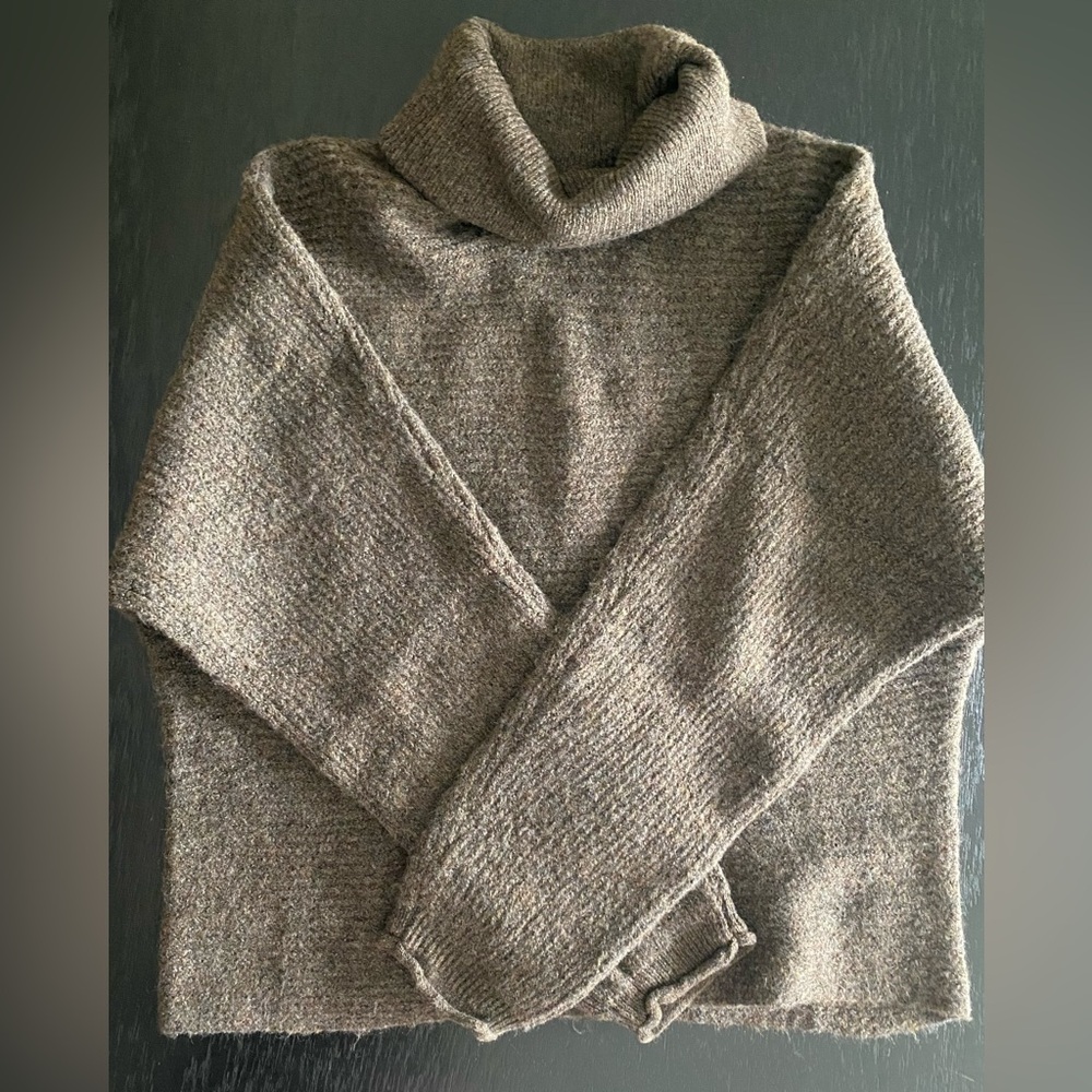 ⭐️Women’s POOF APPAREL brown sweater in size medium